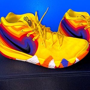 Kyrie 4s retro 70s pack size 12